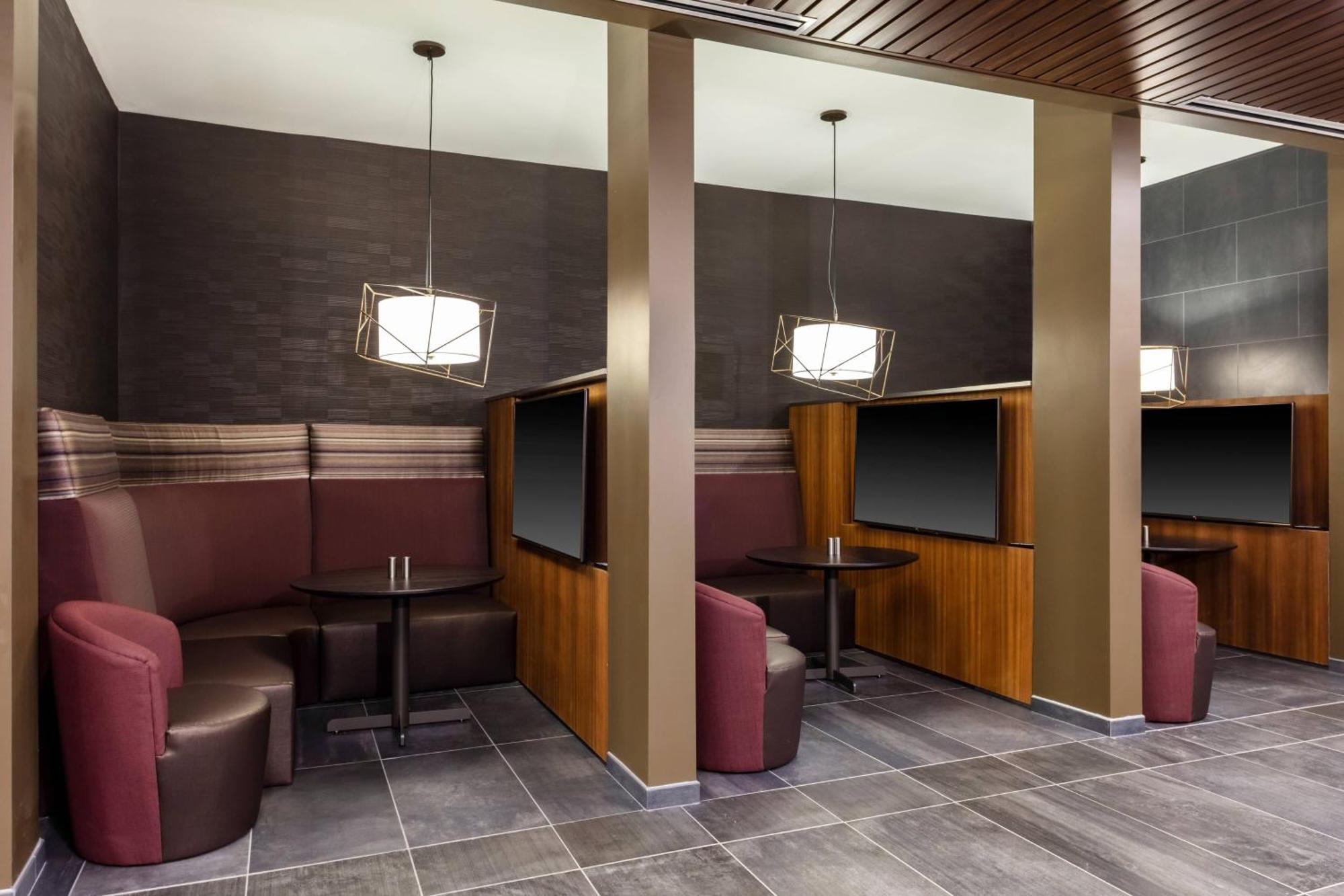 Courtyard By Marriott Indianapolis West-Speedway Ξενοδοχείο Εξωτερικό φωτογραφία